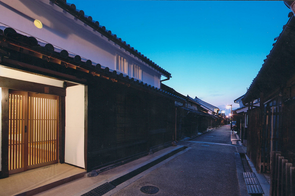 にぎわい邸の正面